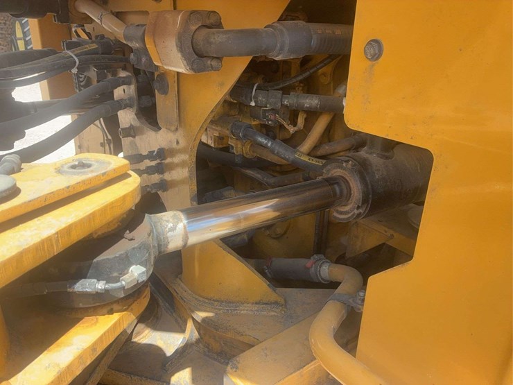 caterpillar-966k-image-15