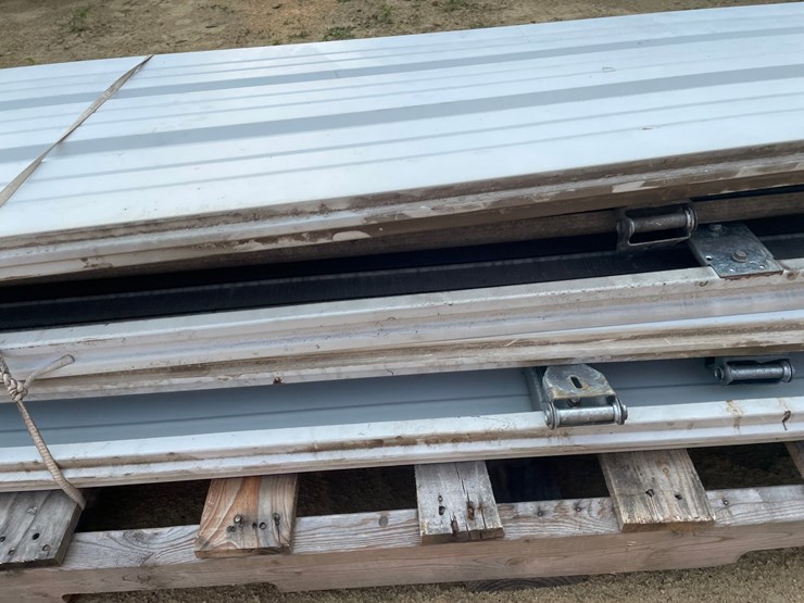 #3837-•-9'-w-x-8't-non-insulated-garage-door-image-11