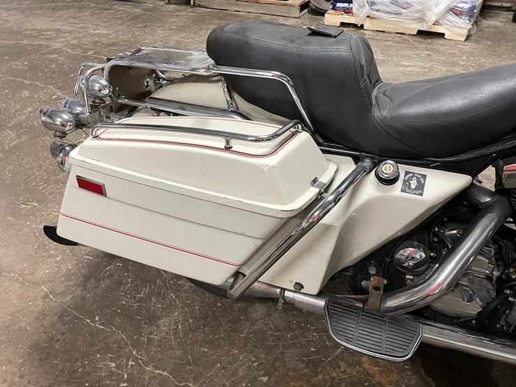 #1251-•-1986-harley-davidson-electric-glide-classic-motorcycle-(has-wi-title)-image-17