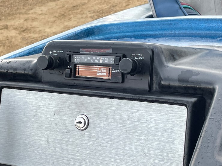 #1258-•-1988-18'-bayliner-bass-trophy-boat-(has-wi-title)-image-34