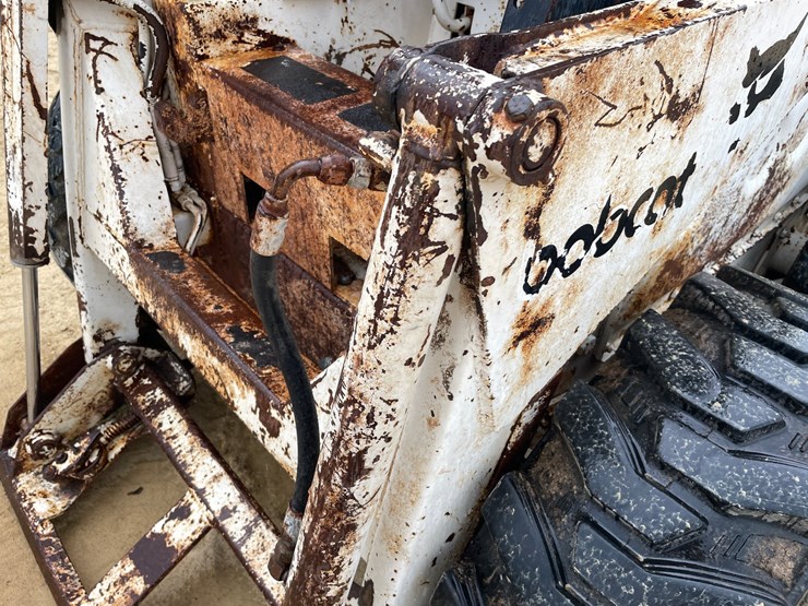 #313-•-bobcat-7222-hydrostatic-skidsteer-image-12