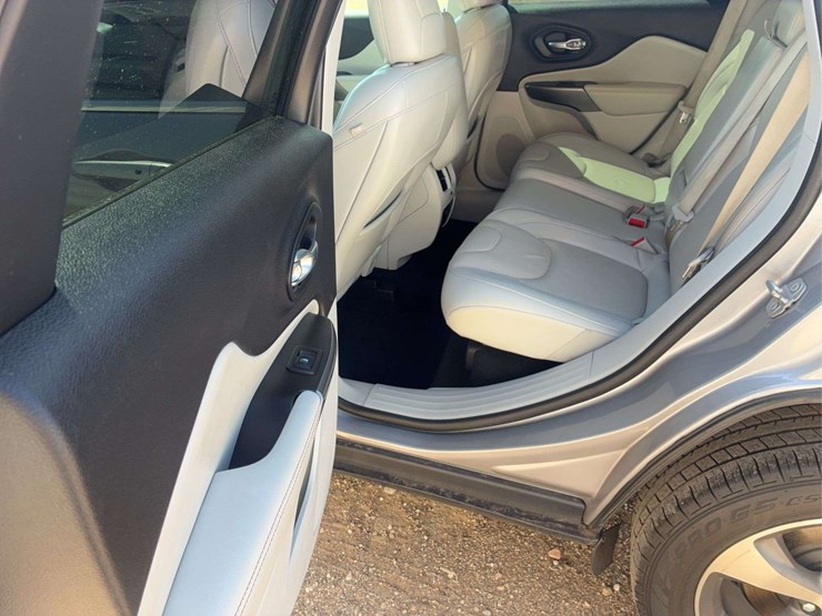 2020-jeep-cherokee-limited-image-8