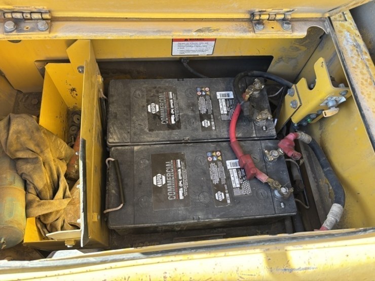 2013-komatsu-pc360-lc-10-image-35