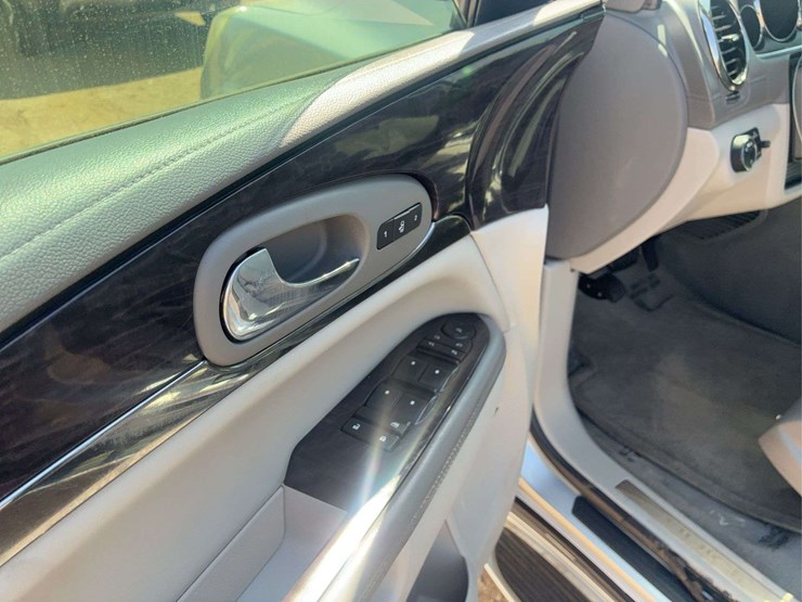 2015-buick-enclave-image-15