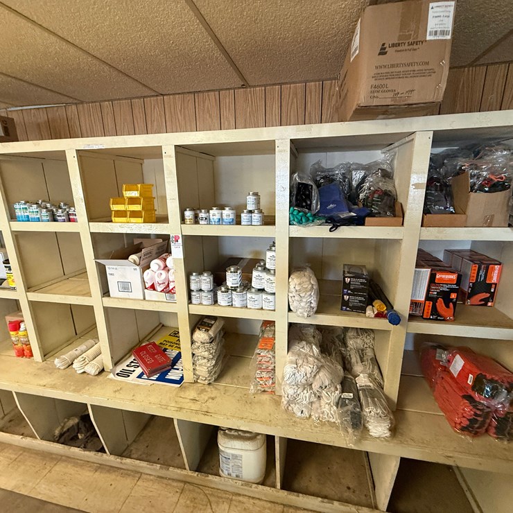 WALL SECTION (14) BOXES OF NITRILE GLOVES, (200+) PAIRS G-GRIP GLOVES, BLAKC DOT GLOVES, FLAME RESISTANT, ANIT-SEIZE, & RELATED