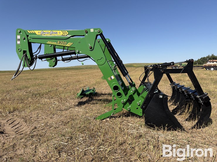super-stars-8300-auto-level-grapple-loader-image-3