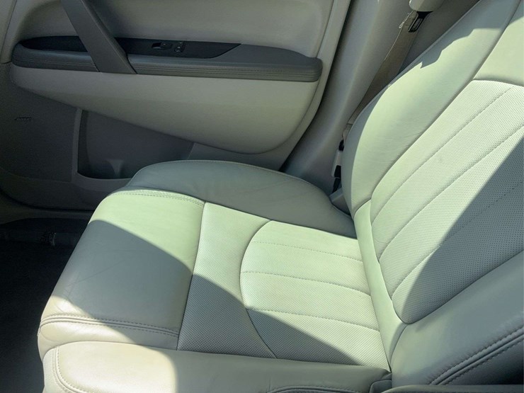 2015-buick-enclave-image-17