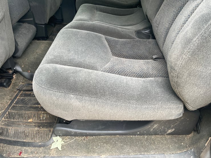 2005-chevrolet-silverado-2500-image-44