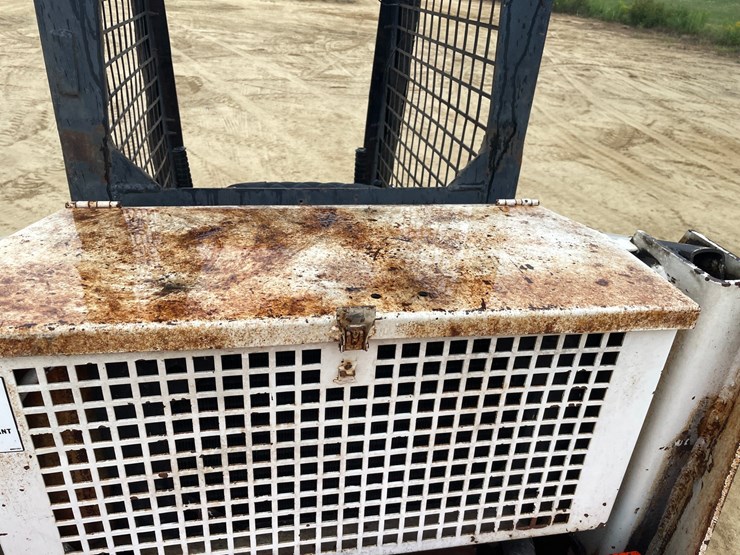 #313-•-bobcat-7222-hydrostatic-skidsteer-image-18