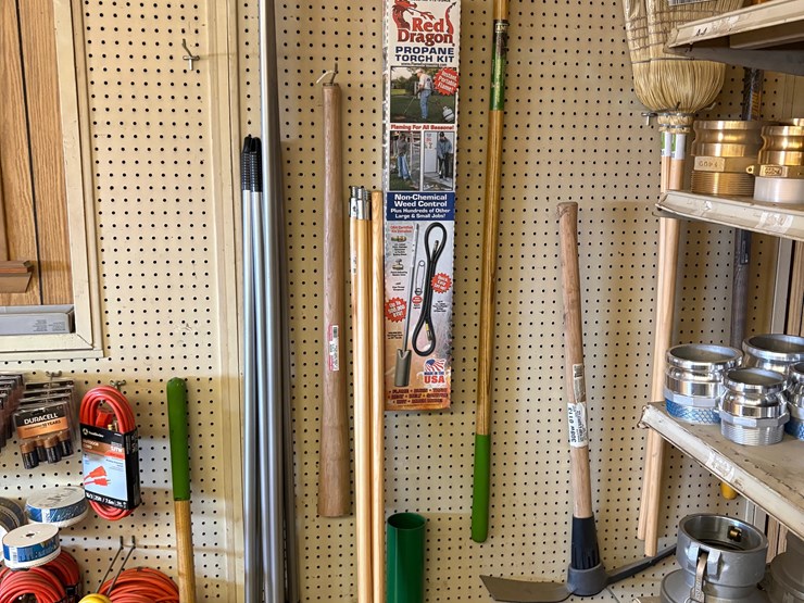 hardware-contents-of-pegboard-image-5