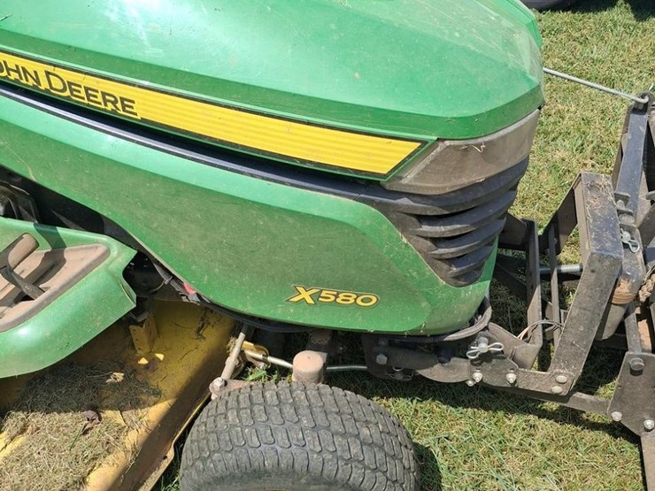 john-deere-x580-image-2