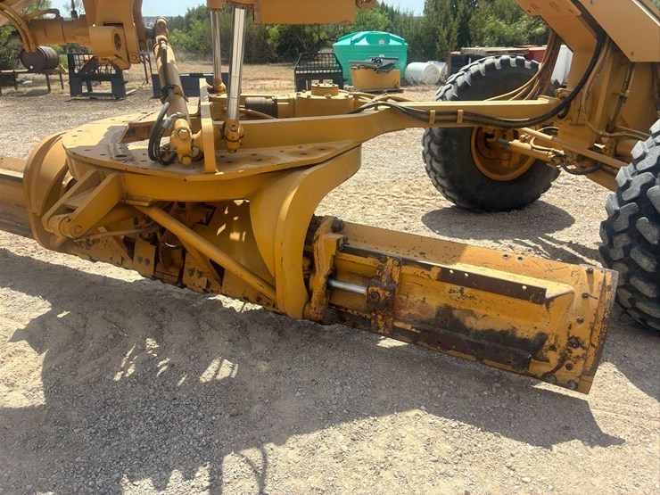 2002-caterpillar-140h-image-6