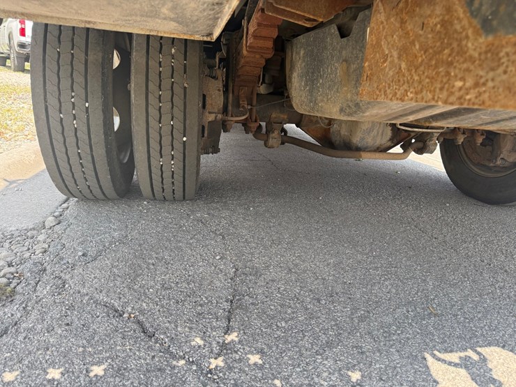 2017-ford-f550-image-40