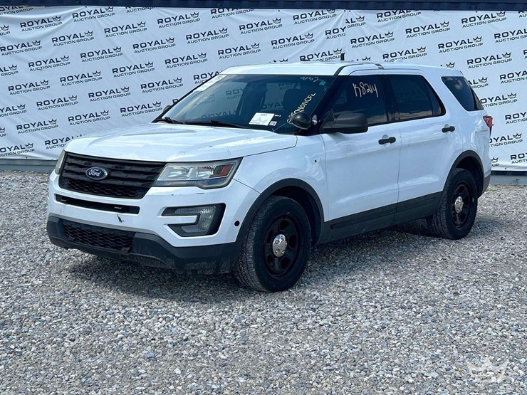 2016-ford-explorer-image-1