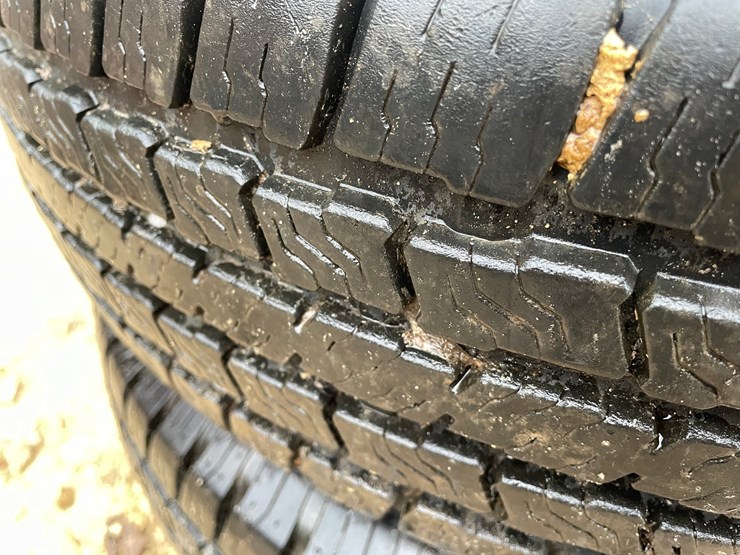 #3880-•-(4)-st235/80r16-trailer-tires-image-14