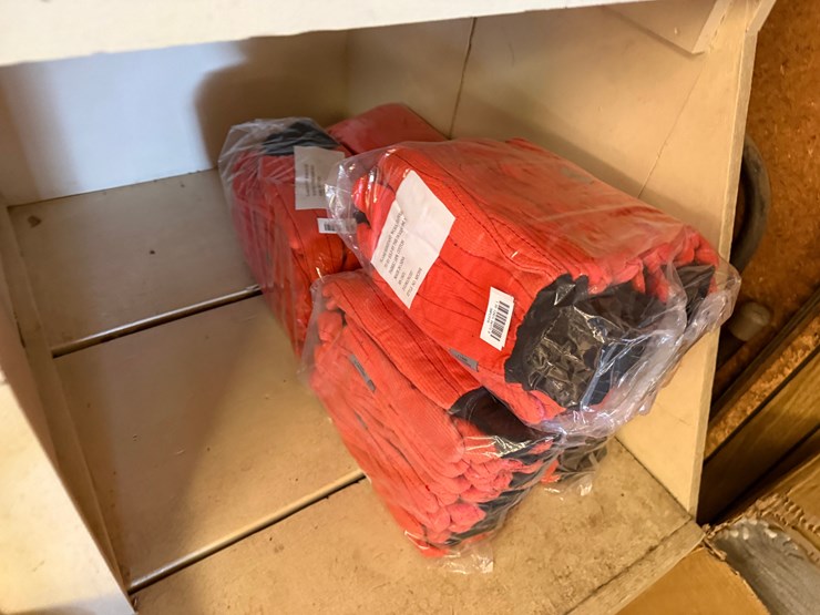 wall-section-(14)-boxes-of-nitrile-gloves,-(200+)-pairs-g-grip-gloves,-blakc-dot-gloves,-flame-resistant,-anit-seize,-&-related-image-7