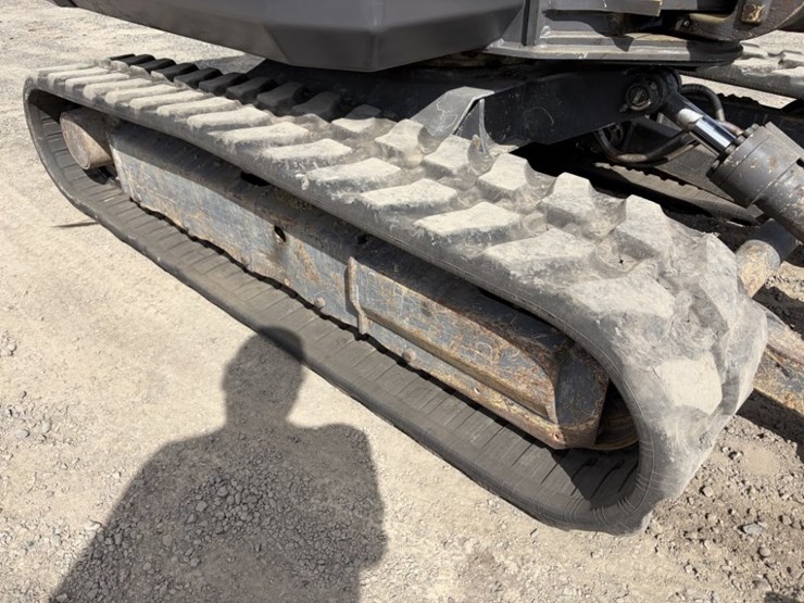 2021-volvo-ec60e-image-19