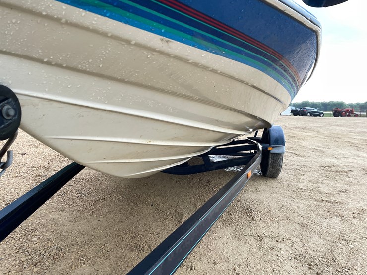 #1258-•-1988-18'-bayliner-bass-trophy-boat-(has-wi-title)-image-76
