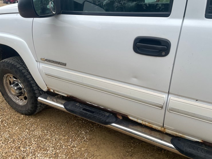 2005-chevrolet-silverado-2500-image-31