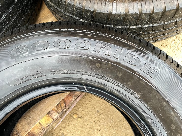 #3880-•-(4)-st235/80r16-trailer-tires-image-7