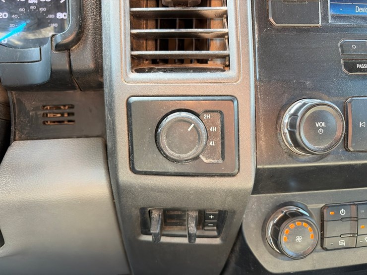2019-ford-f550-image-47