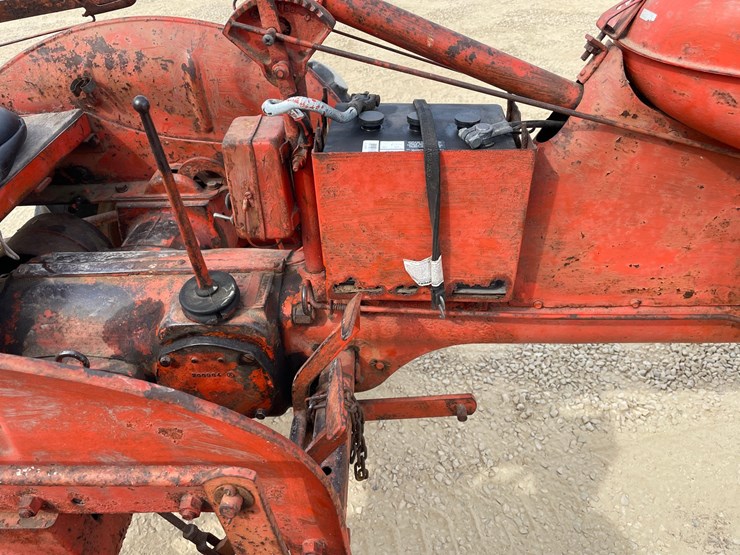 #312-•-1950-alice-chalmers-c-tractor-image-13