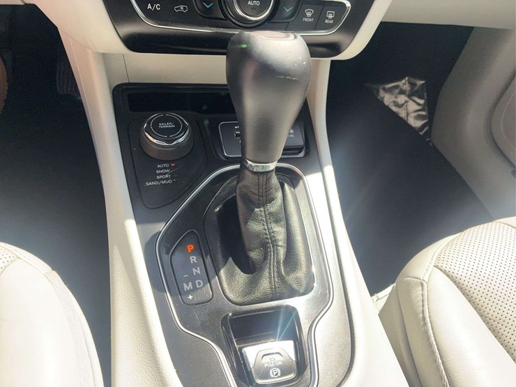 2020-jeep-cherokee-limited-image-16