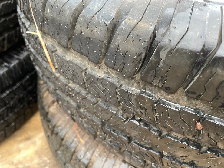 #3880-•-(4)-st235/80r16-trailer-tires-image-16