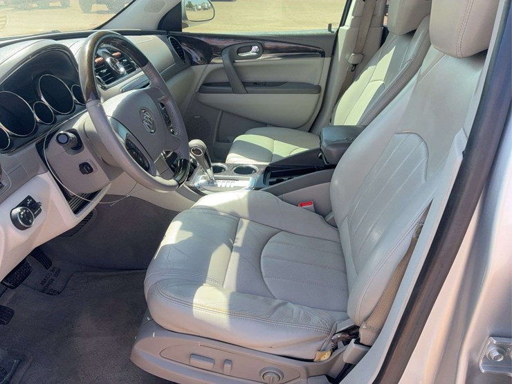 2015-buick-enclave-image-16