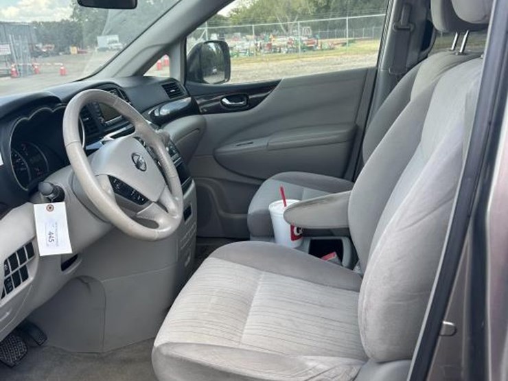 2016-nissan-quest-image-8