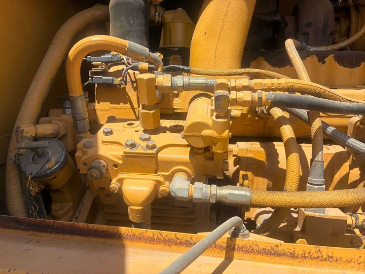 2002-caterpillar-140h-image-44
