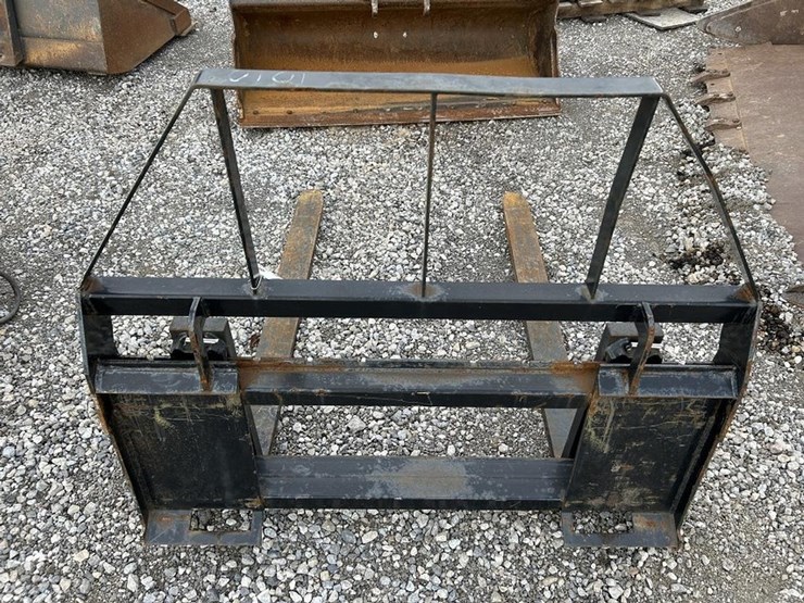 48"-light-duty-skid-steer-pallet-fork-image-3