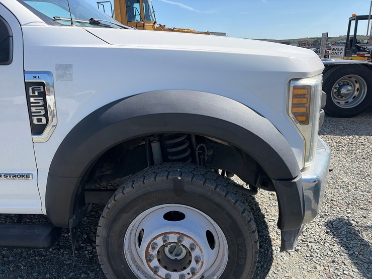 2019-ford-f550-image-23