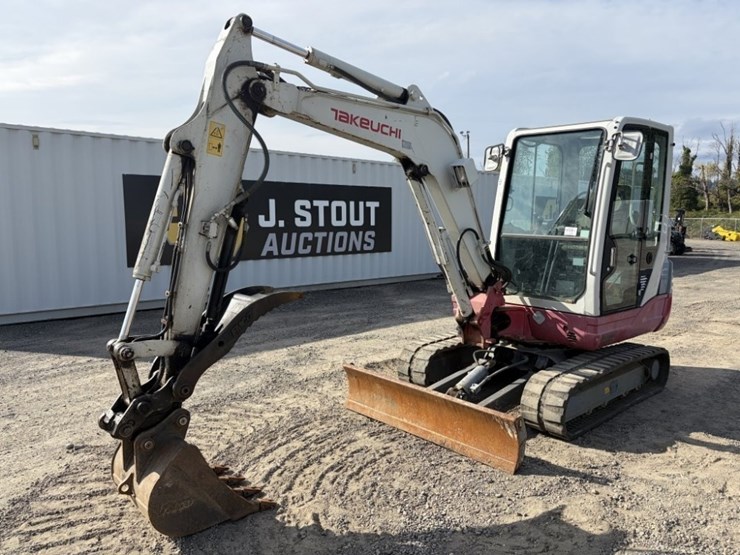 2014-takeuchi-tb235-image-1
