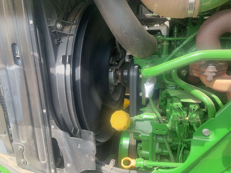 2022-john-deere-r-image-13