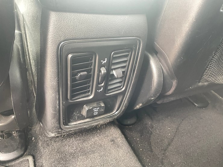 2011-jeep-grand-cherokee-laredo-image-96
