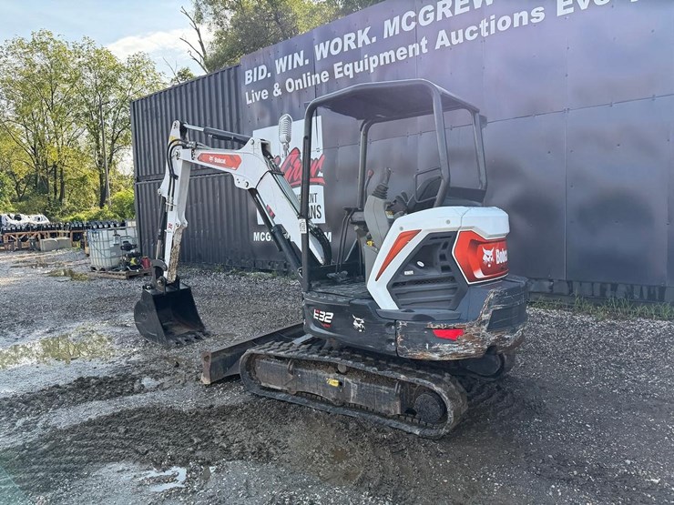 2023-bobcat-e32i-image-2