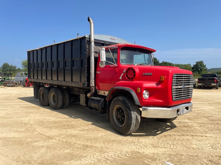 1980-ford-l9000-image-3