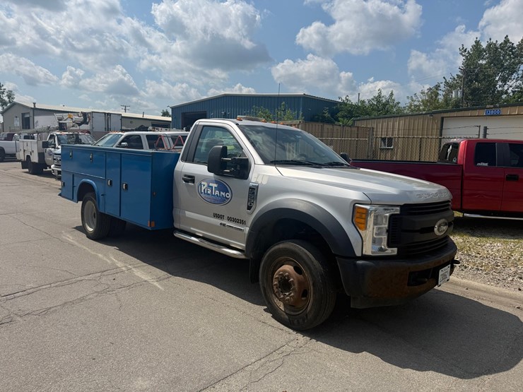 2017-ford-f550-image-7
