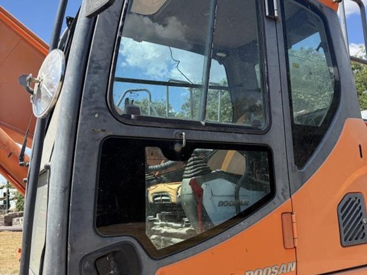 doosan-dx225-lc-3-image-9