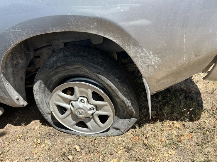 2013-toyota-tundra-image-16