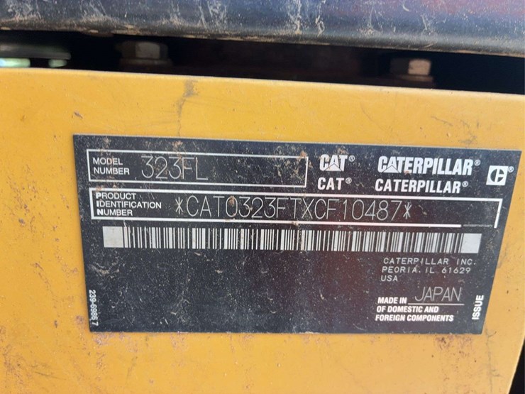 2017-caterpillar-323-image-44