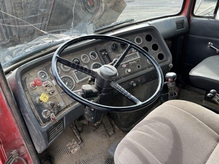 1988-ford-lts9000-image-24