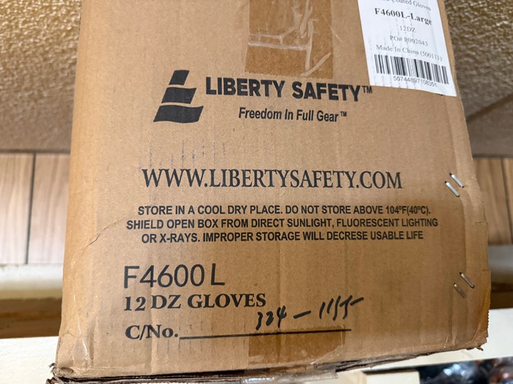 wall-section-(14)-boxes-of-nitrile-gloves,-(200+)-pairs-g-grip-gloves,-blakc-dot-gloves,-flame-resistant,-anit-seize,-&-related-image-4