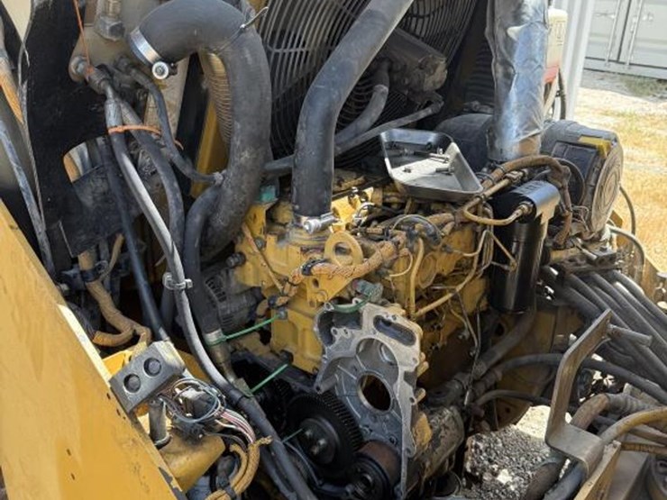 caterpillar-cb-534d-image-19
