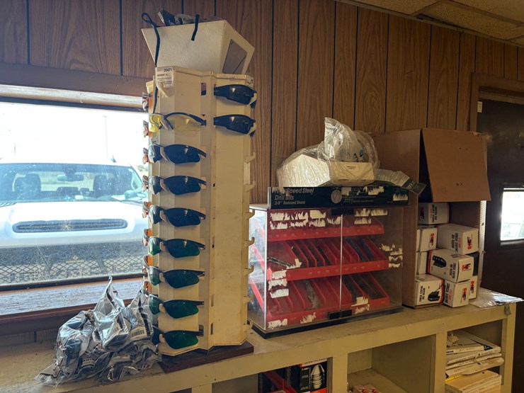 18-bin-shelf-w/-contents-image-10