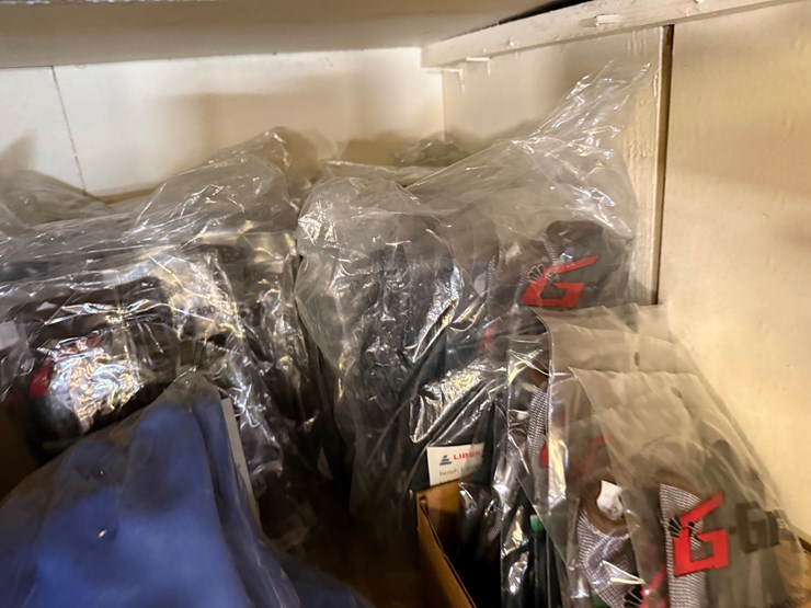 wall-section-(14)-boxes-of-nitrile-gloves,-(200+)-pairs-g-grip-gloves,-blakc-dot-gloves,-flame-resistant,-anit-seize,-&-related-image-5