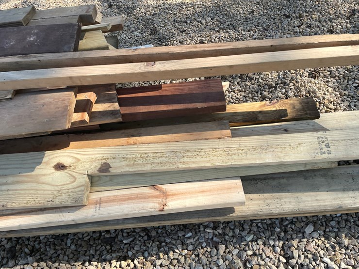 #3869-•-pallet-of-misc.-lumber-image-9