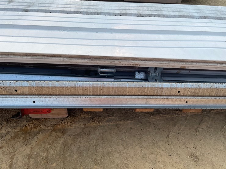 #3838-•-9'-w-x-8't-non-insulated-garage-door-image-12