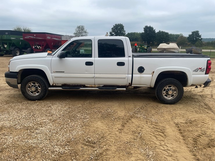2005-chevrolet-silverado-2500-image-8